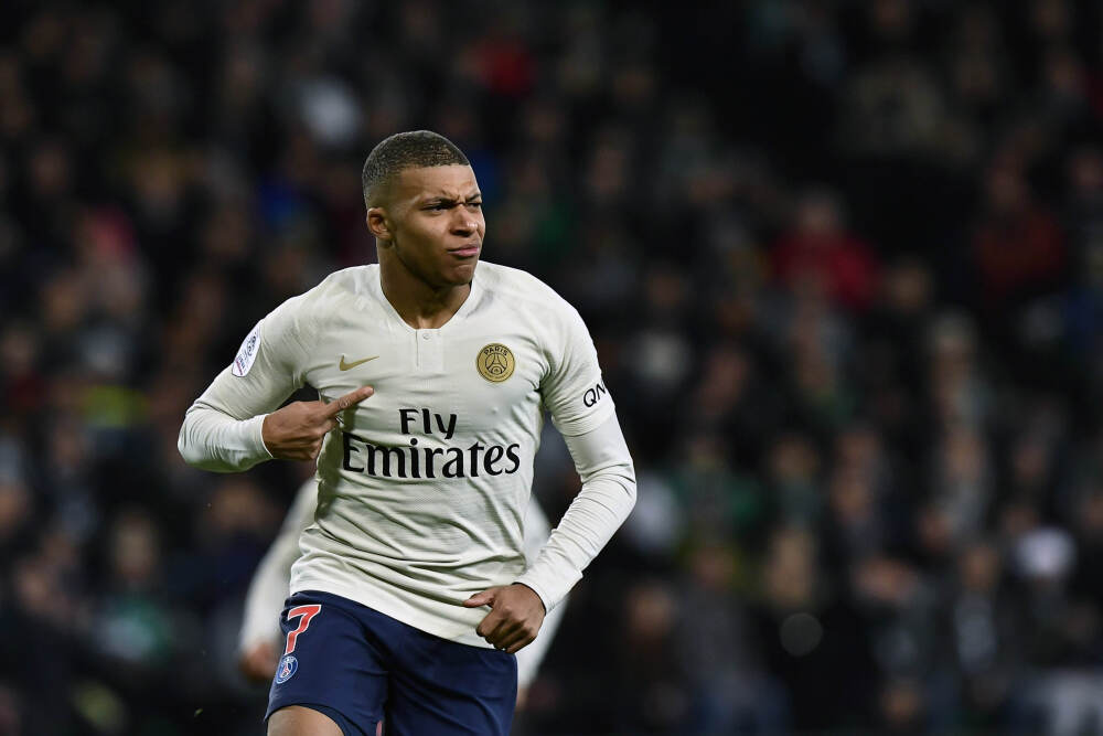 印度飞行员为何频频出走？揭示行业乱象与全球航空人才争夺战